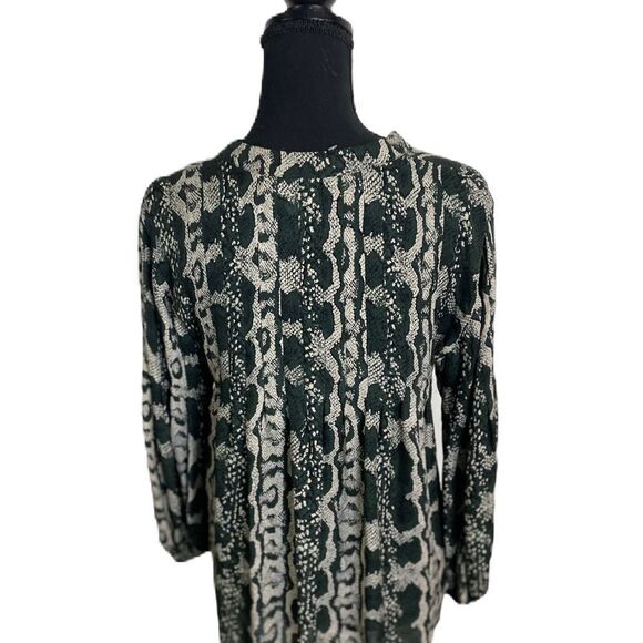 #155 PARKER Silk Blouse - Picture 4 of 6